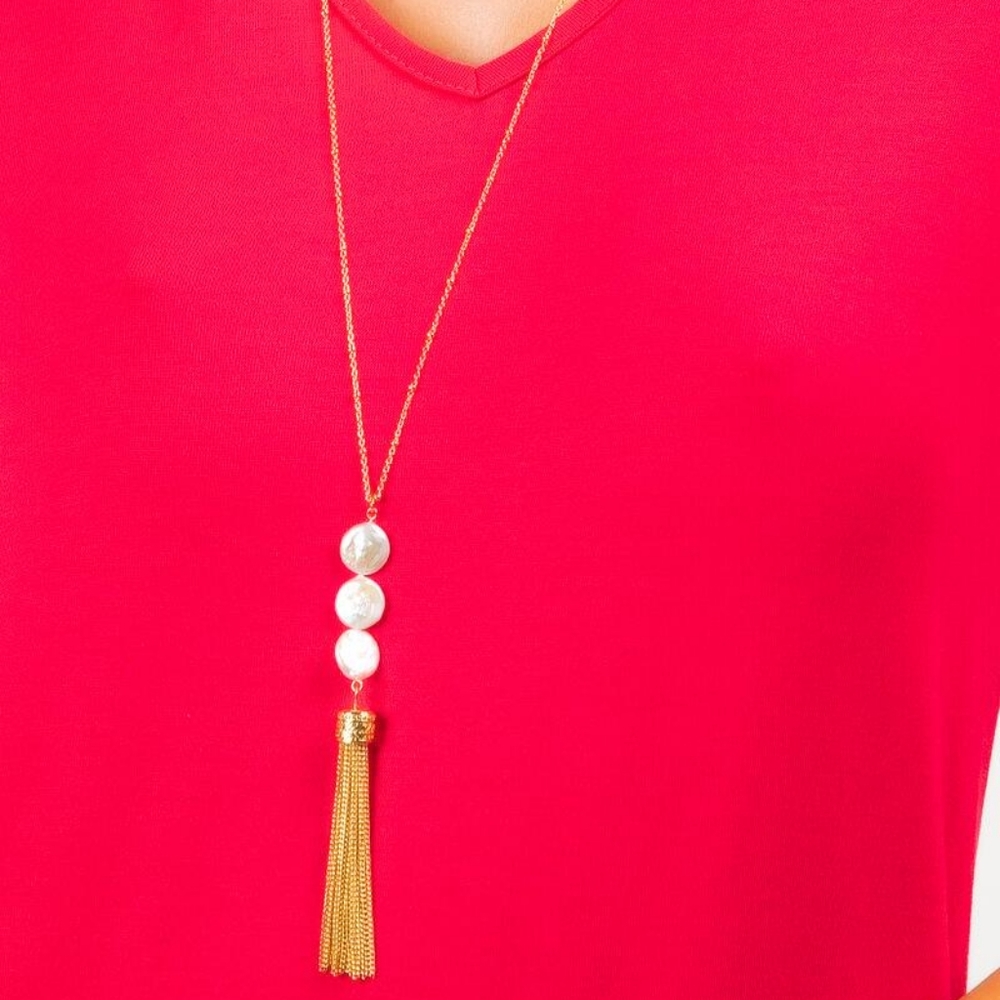 Gold Freshwater Pearl Tassel Necklace Francesca's - Picture 3 of 4
